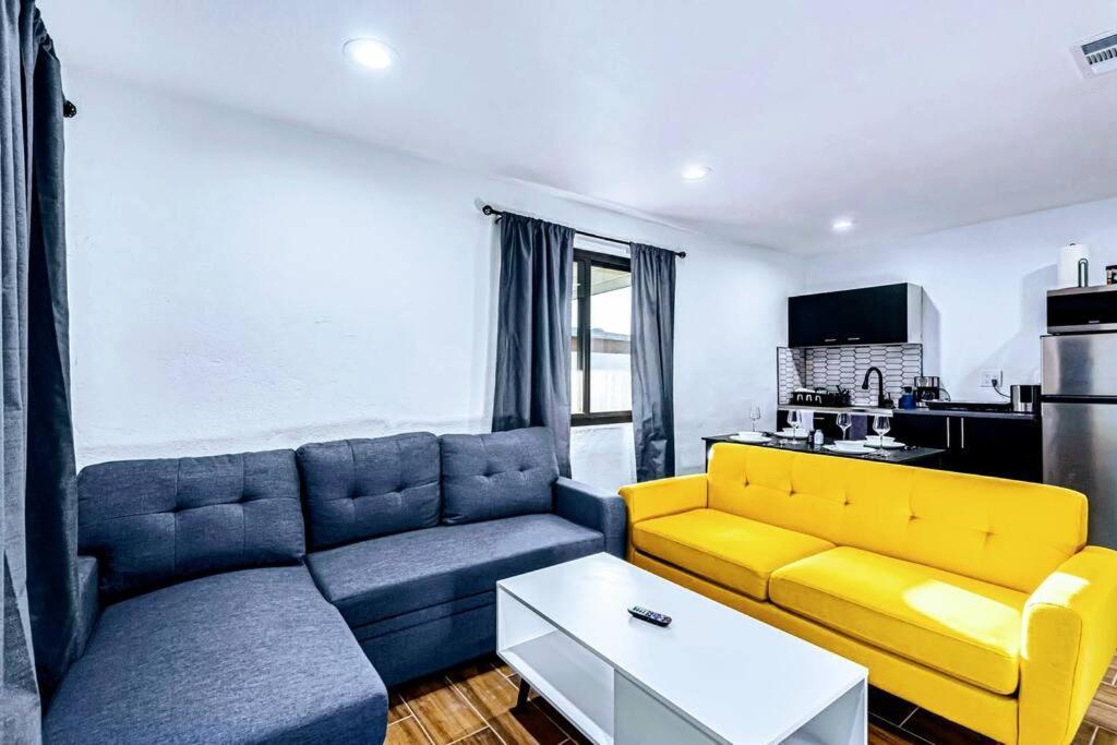 Phoenix Retreat - 1 Bedroom King Suite With 2 Smart Tvs - 10 Min From Airp - Unit B Luaran gambar